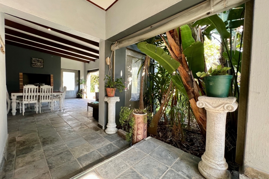 To Let 3 Bedroom Property for Rent in Van Riebeeckstrand Western Cape